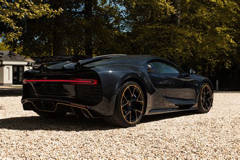 Bugatti Chiron L’Ébé (2023) - picture 4 of 17