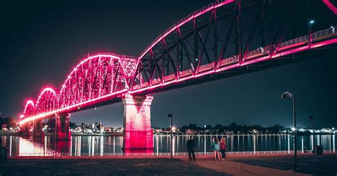 Big Four Bridge goes dark after lightning strike knocks out LED lights https://www.courier ...