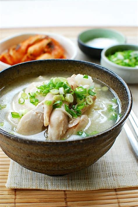 Dak Gomtang (Korean Chicken Soup) - Korean Bapsang