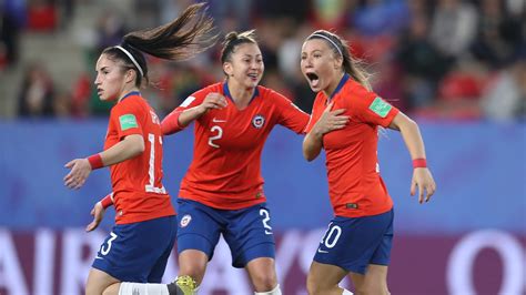 La historia del fútbol femenino de Chile a través de sus hitos - Contragolpe