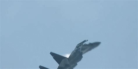 Su-35’s 3D thrust vectoring nozzles shows at MAKS 2015 | Errymath