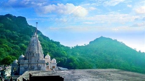 A Journey Through Time: Exploring The History of Parasnath Temple in Jharkhand | by Bhagya shree ...