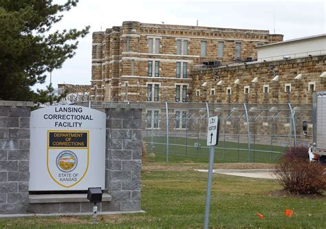 Inmate dies at Lansing Correctional Facility