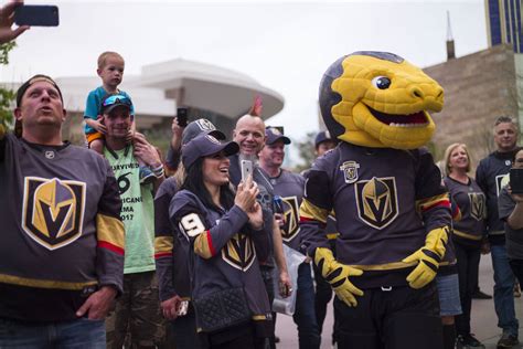 Golden Knights Mascot : The Vegas Golden Knights mascot Chance the ...