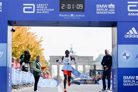 Eliud Kipchoge Clocks 2:01:09 For World Record In Berlin Marathon - TrendRadars