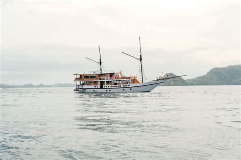 Kapal Phinisi Luxury - Trusted Komodo Tour & Travel