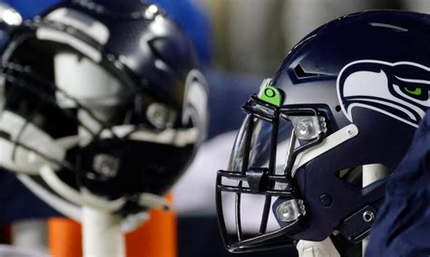 Seahawks announce 7 roster moves before final game of the season