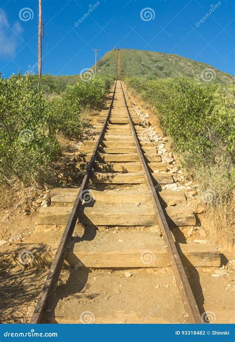 The Steep Incline of Koko Head Trail Stock Photo - Image of outdoors, accomplishment: 93318482