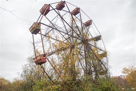 Lake Shawnee Abandoned Amusement Park Stock Image - Image of parkn ...