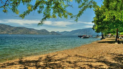 Okanagan Lake - Wikipedia | Canada beaches, Day trips, Norway travel