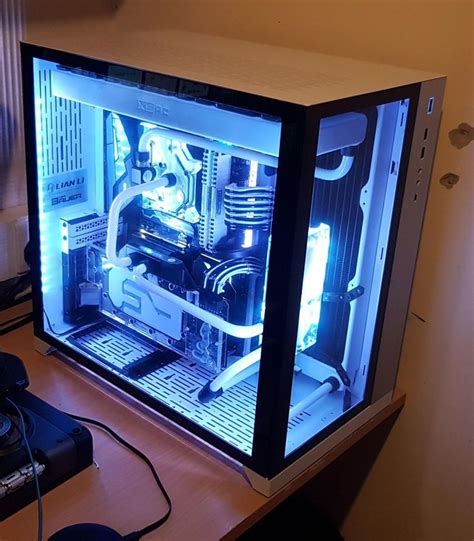 Black and white : pcmasterrace | Computer gaming room, Gaming computer ...