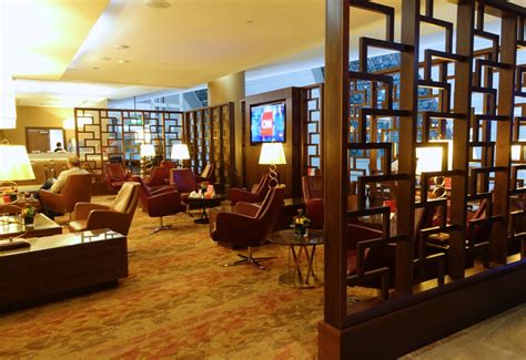 Review: Emirates First Class Lounge Dubai DXB