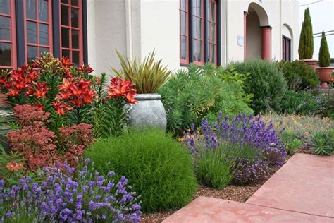 10 Small Mediterranean Garden Ideas, Elegant and also Gorgeous | Tuscan ...