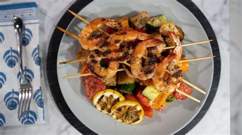 Try these spring salad recipes with tortellini and grilled shrimp