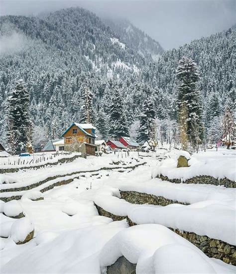 Snowfall in Kashmir : r/IndiaMain