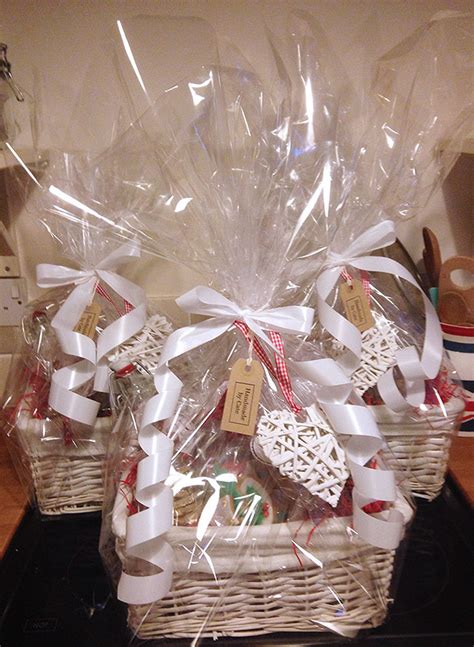 How to Make Your Own Handmade Christmas Hampers - Vintage Gal