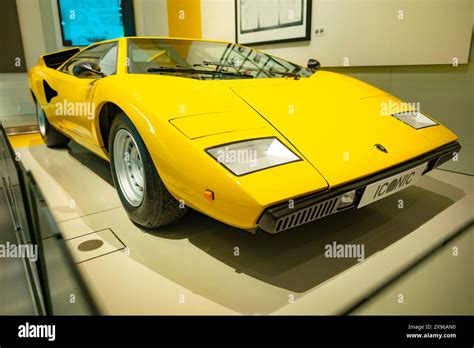 yellow lamborghini countach lp400, Italian automobile manufacturer ...