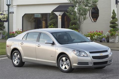 2010 Chevy Malibu Hybrid Review & Ratings | Edmunds