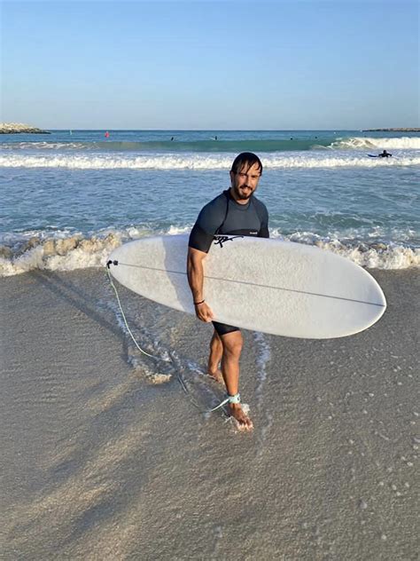 Sunset Beach Dubai : r/UAE_Surfing