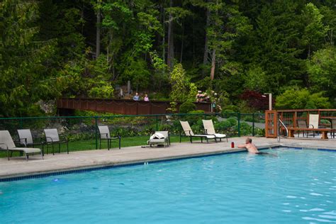 Belknap Hot Springs Resort | Visit McKenzie River