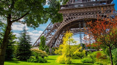 Paris Vacation Packages | Holiday Packages & Trips 2023 from CA $1,392 ...