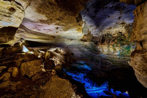 America's 10 Coolest Scenic Caves - MapQuest Travel