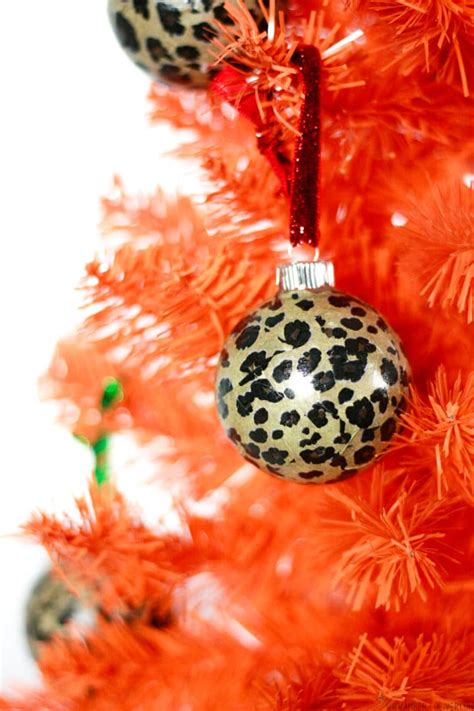 13 Creative DIY Christmas Ornaments