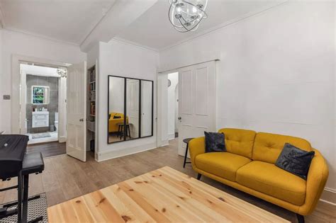 Incredible Glasgow west end flat next to Botanic Gardens has private ...