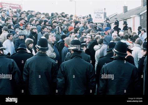 Miners strike 1984 police at picket line Stock Photo - Alamy