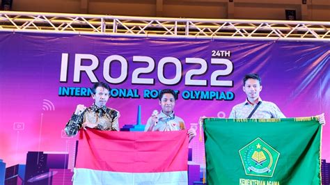 MAN 1 Pasuruan Raih Perak International Robot Olympiad di Phuket Thailand