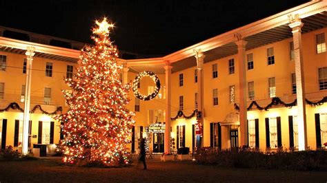 At night, Cape May illustrates why it's among 25 'most festive towns' in U.S. - WHYY