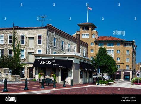 Za'Za' Trattoria, a popular Italian restaurant in St. Charles, Illinois, a city along the ...