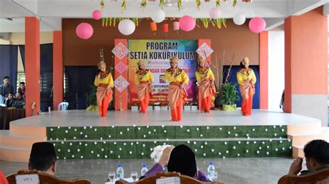 Pakaian Tarian Zapin Johor / Jkkn Pemetaan Budaya Zapin Lenga | Sandra ...