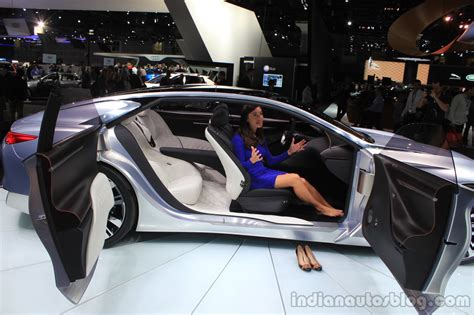 Infiniti Q80 Inspiration Concept interior at the 2014 Los Angeles Auto Show