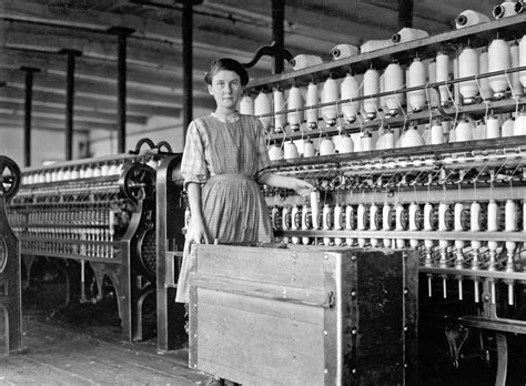 History in Photos: Lewis Hine - Mill Workers