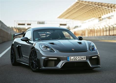 Prices and Specifications for Porsche 718 Cayman GT4 RS 2023 in Saudi ...