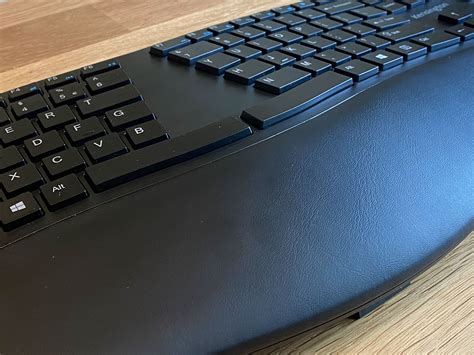 Kensington Pro Fit Ergo Wireless Keyboard - Review 2020 - PCMag Australia