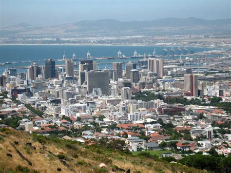 Cidade do Cabo, na África do Sul, corre risco de ficar sem água ...