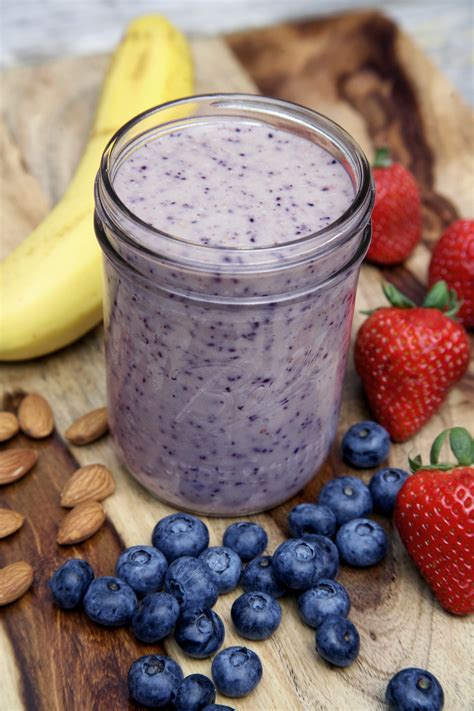 Almond Berry Banana Yogurt Smoothie | POPSUGAR Fitness