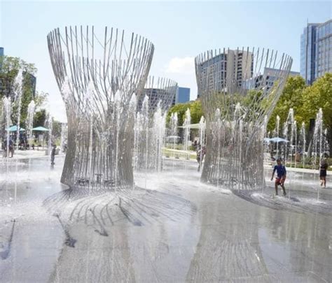 Fancy new fountain at downtown park gets this Dallas news roundup all wet - CultureMap Dallas