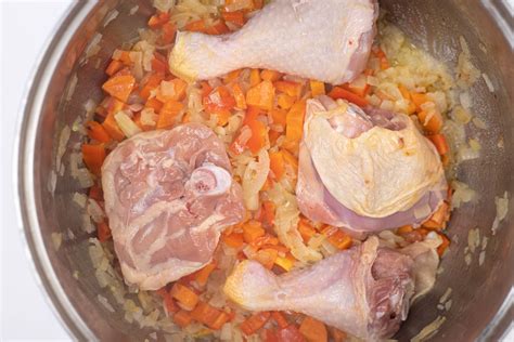 Cooking Stew with Chicken meat - Creative Commons Bilder
