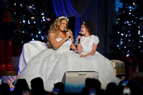 While Mariah Carey Was Honored at Pre-Grammy Event, Her Daughter Monroe ...