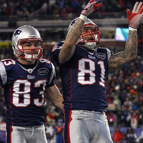 New England Patriots: What the Aaron Hernandez Extension Means for Wes ...