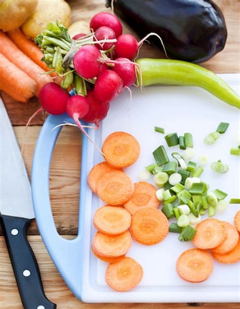 5 tips for chopping fruit and vegetables - Chatelaine