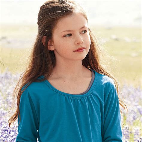 You Won't Believe How Grown Up Twilight's Renesmee Looks Now - E ...