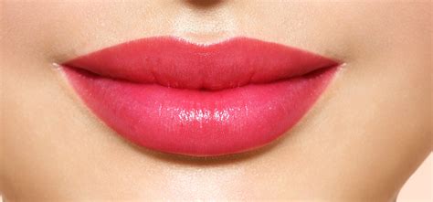 glossy attractive lips - MAKEUP: Tips and tricks for beautiful lips - Fashion Ki Batain