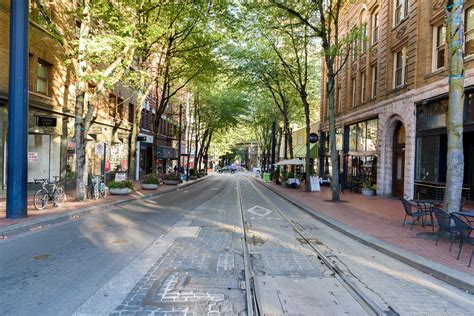 Portland Oregon Street | Places to go, Street view, Portland oregon