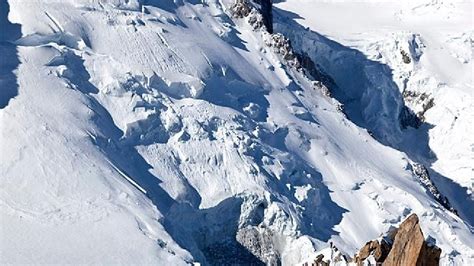 9 dead, 2 missing in Mont Blanc summer avalanche | KEPR