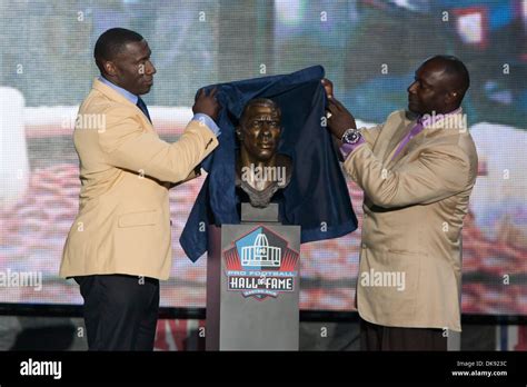 Shannon sharpe hall of fame hi-res stock photography and images - Alamy