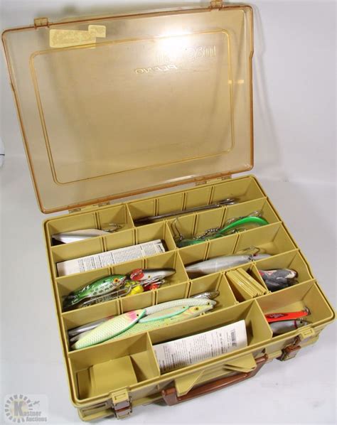 VINTAGE MAGNUM PLANO 1152 DOUBLE SIDED TACKLE BOX